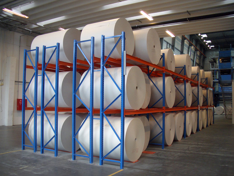 Système de rayonnage lourd pour le stockage de gros rouleaux de papier