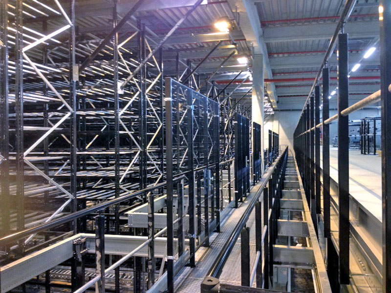 Mezzanine industrielle et rack palettes