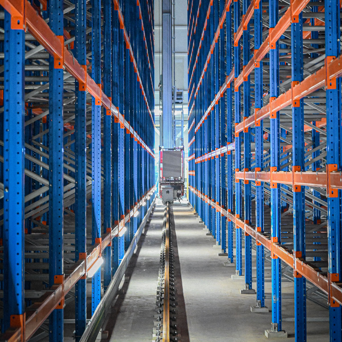 Automated pallet racking